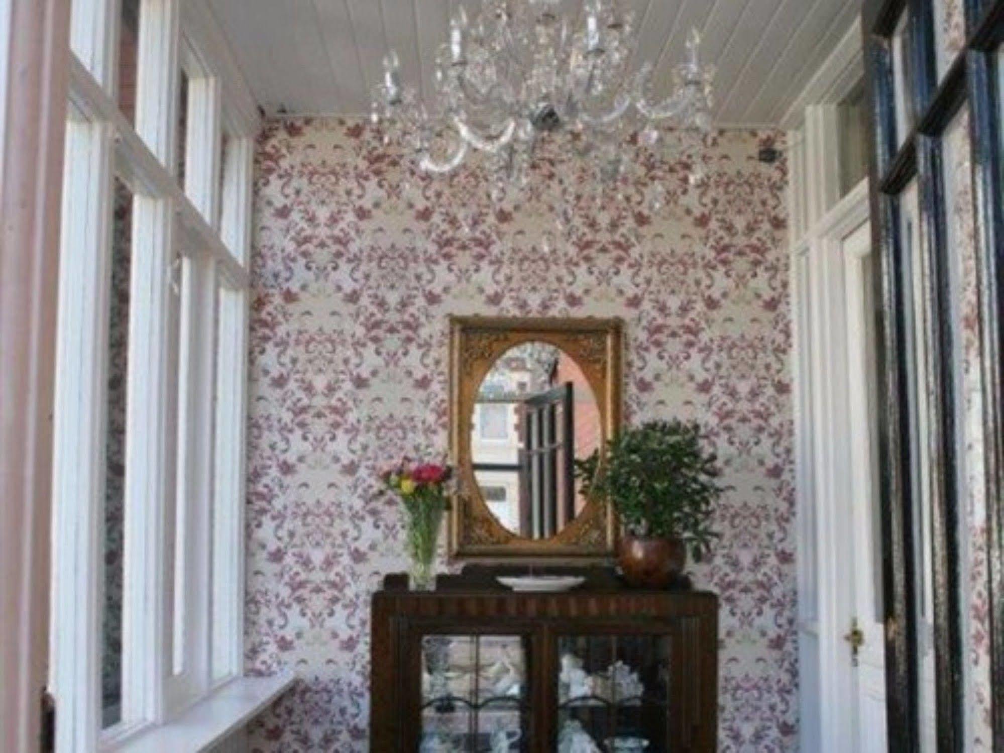 Eden House Bed & Breakfast แบล็คพูล ภายนอก รูปภาพ